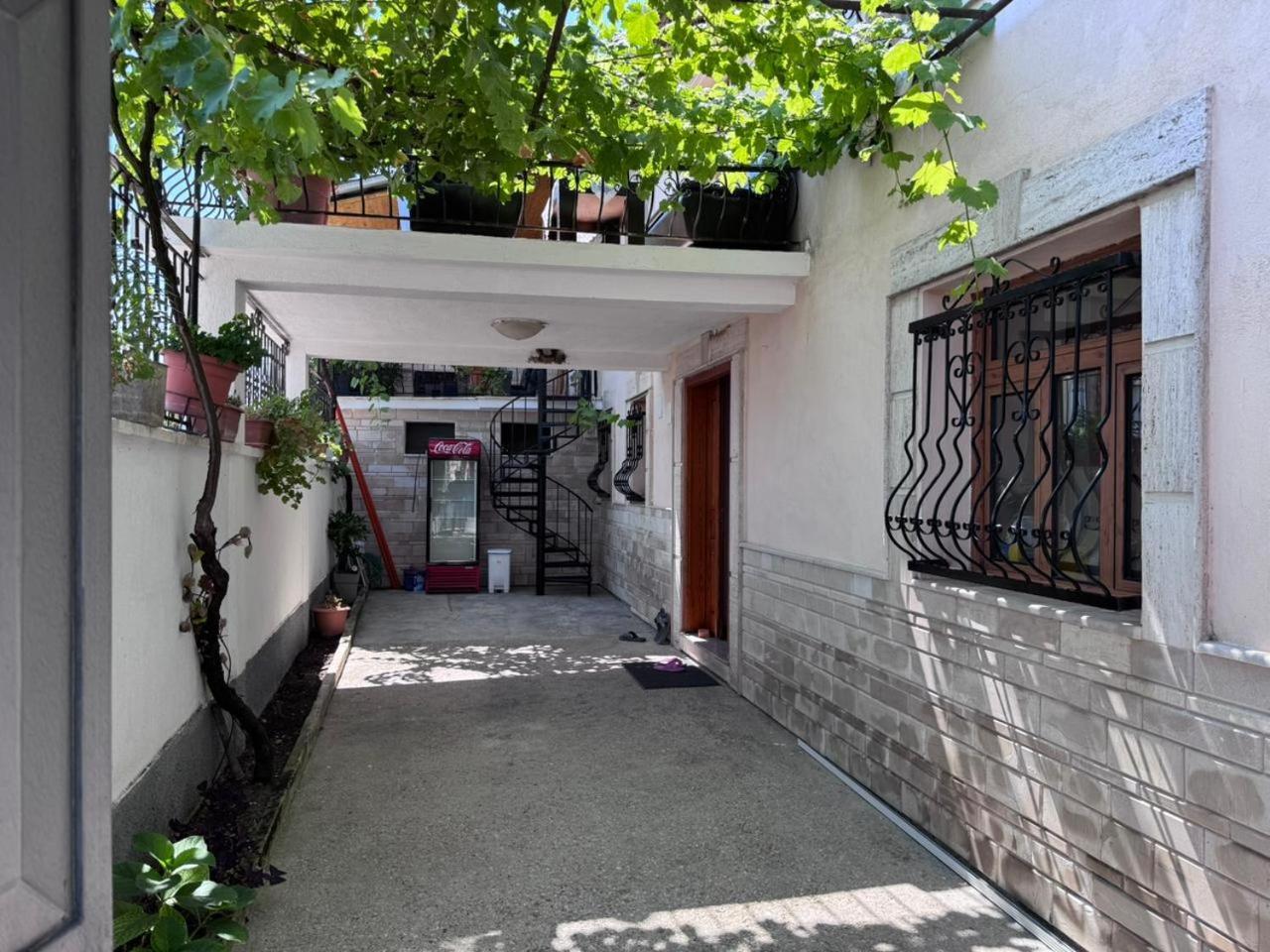 Guest House Ejona Gjirokastër 외부 사진