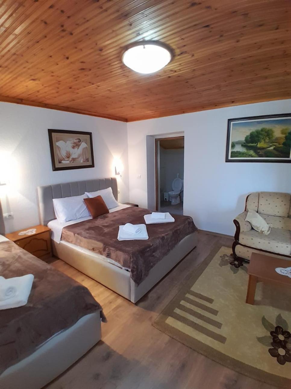 Guest House Ejona Gjirokastër 외부 사진